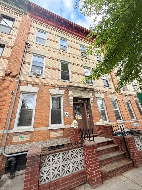 3022 44th Street, New York, NY, 11103 | Card Image