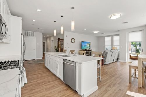 301-642 Main St, Wakefield, MA, 01880-5226 | Card Image