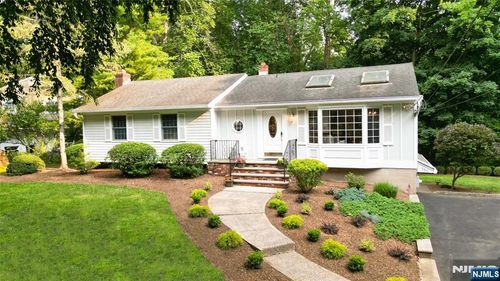 756 Sunset Ter, Franklin Lakes, NJ, 07417-1803 | Card Image