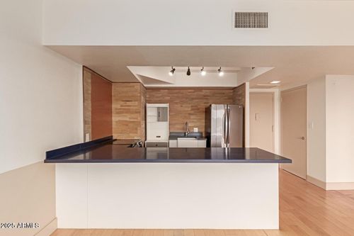 n7-4750 N Central Ave, Phoenix, AZ, 85012-1732 | Card Image