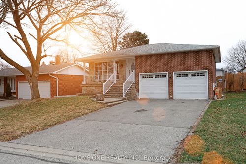 18 Shady Lane Cres, Thornhill, ON, L3T3W7 | Card Image