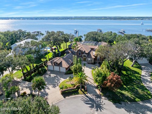 2432 Dodge Dr, Daytona Beach, FL, 32118-5331 | Card Image