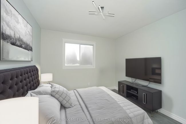 1927 Parkside Dr, House other with 5 bedrooms, 4 bathrooms and 2 parking in Pickering ON | Image 30