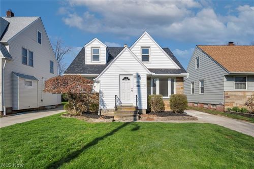 161 E 216th St, Euclid, OH, 44123-1117 | Card Image