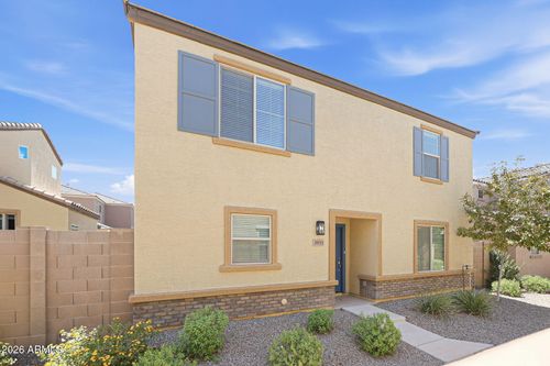 3933 S 82nd Dr, Phoenix, AZ, 85043-1692 | Card Image