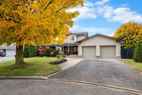 38 Fernwood Terr, Welland, ON, L3C2R8 | Card Image