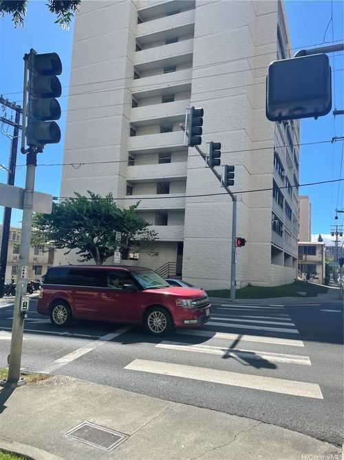 d702-827 Kinau St, Honolulu, HI, 96813-2558 | Card Image