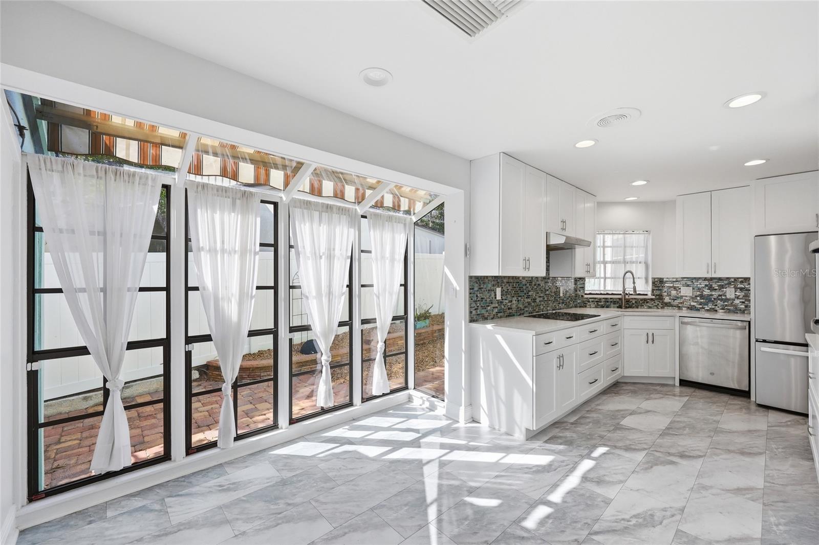 Residential Lease in EUSTIS 2