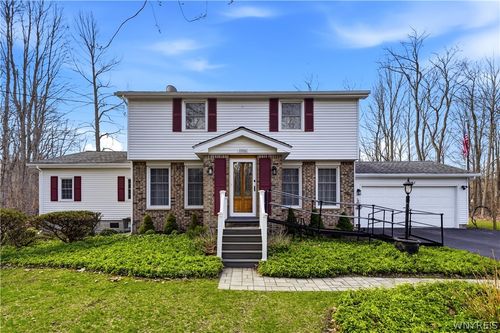 11061 Winde Ln, Lancaster, NY, 14086-9402 | Card Image