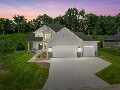 N69W23598 Donna Drive N, Sussex, WI, 53089 | Card Image