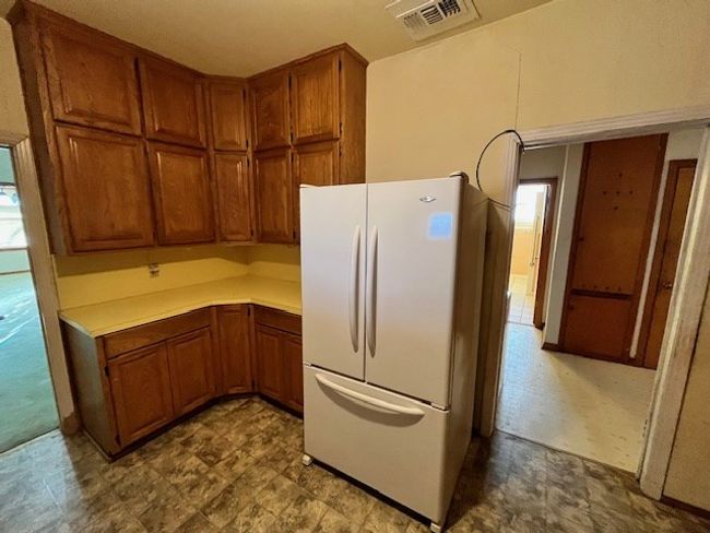 2711 Avenue V, House other with 3 bedrooms, 2 bathrooms and 3 parking in Snyder TX | Image 16