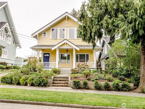 4026 Burke Avenue N, Seattle, WA, 98103 | Card Image