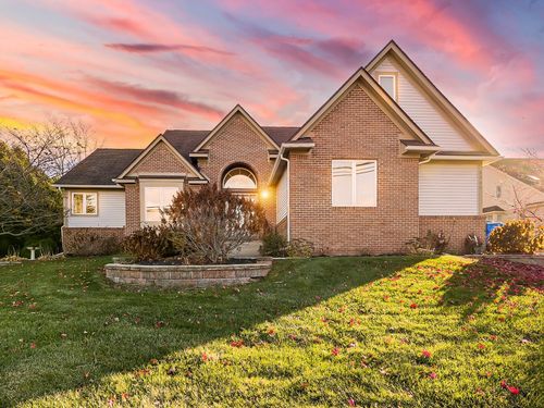 3345 E Commerce Rd, Commerce Township, MI, 48382-1416 | Card Image