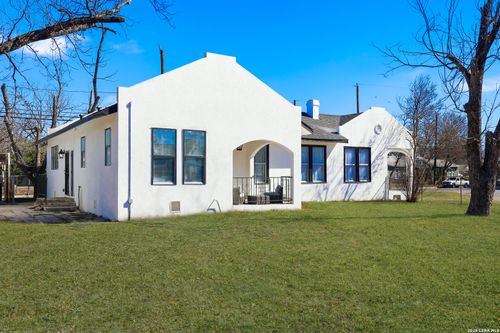 102 Beal St, San Antonio, TX, 78201-5106 | Card Image