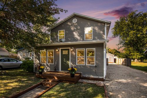 317 Elizabeth St, Buchanan, MI, 49107-1421 | Card Image