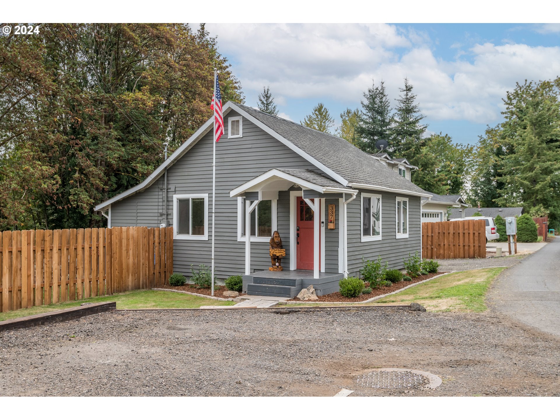 Maple St, Castle Rock, WA 98611