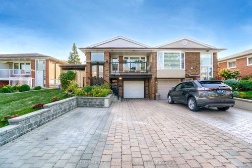 3606 Twinmaple Dr, Mississauga, ON, L4Y3R1 | Card Image