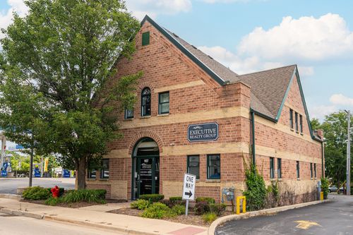 2-107 S Bloomingdale Rd, Bloomingdale, IL, 60108-1217 | Card Image