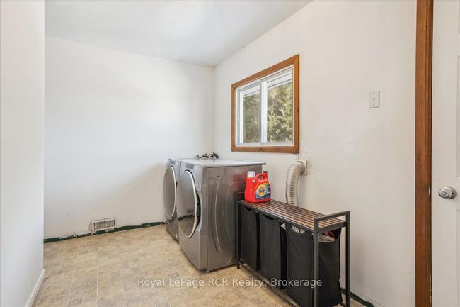 822743 1 Sideroad, House other with 4 bedrooms, 2 bathrooms and 8 parking in Chatsworth ON | Image 27