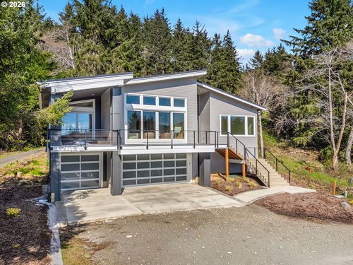 780 Monica Ct, Cannon Beach, OR, 97110-3261 | Card Image