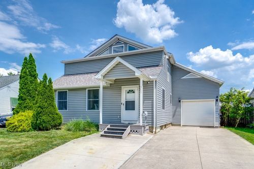 261 Hawthorne St, Elyria, OH, 44035-3723 | Card Image