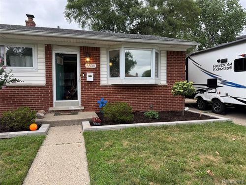 6838 Moccasin St, Westland, MI, 48185-2809 | Card Image