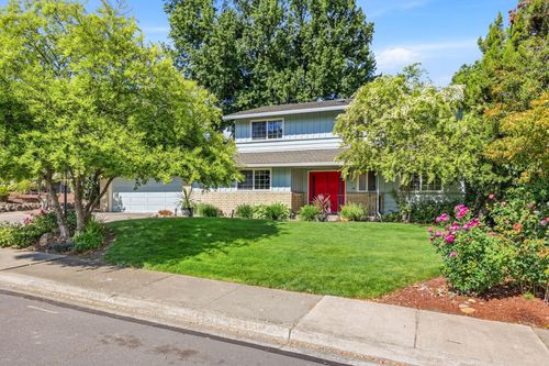 533 N Wexford Circle, Medford, OR, 97504 | Card Image