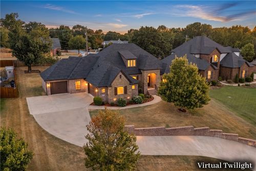 2105 Nw Small Oaks St, Bentonville, AR, 72712-4484 | Card Image