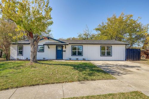 521 Mesquite Ave, Crowley, TX, 76036-3232 | Card Image