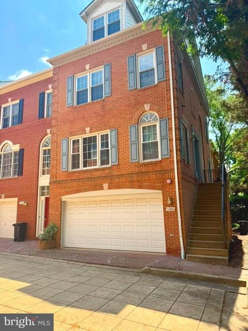 1166 N Vernon St, Arlington, VA, 22201-5757 | Card Image
