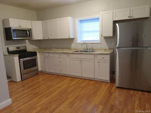 2-15 Main St, Wallkill, NY, 12589-3160 | Card Image