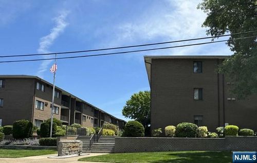 468A Liberty St, Little Ferry, NJ, 07643 | Card Image