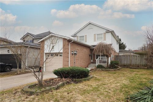 89 Lynnhaven Crt, Kitchener, ON, N2M5L8 | Card Image