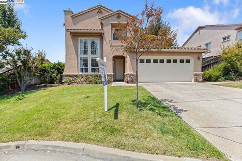 3021 Overlook Dr, Vallejo, CA, 94591-3817 | Card Image