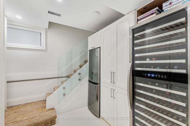 37 Farnham Ave, House other with 5 bedrooms, 5 bathrooms and 1 parking in Toronto ON | Image 35