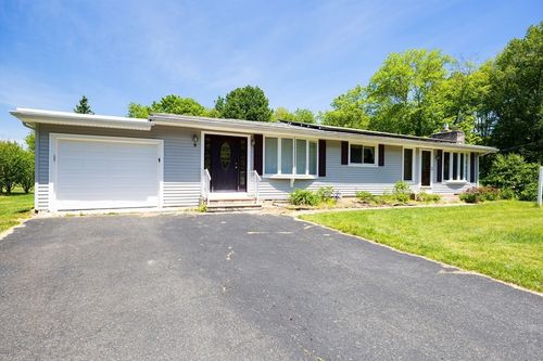 9 Barton St, Granby, MA, 01033-9555 | Card Image