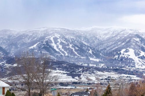 61-5610 Elkhorn Dr, Eden, UT, 84310-9612 | Card Image