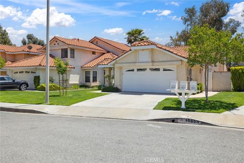 15650 Meadow Dr, Canyon Country, CA, 91387-4440 | Card Image
