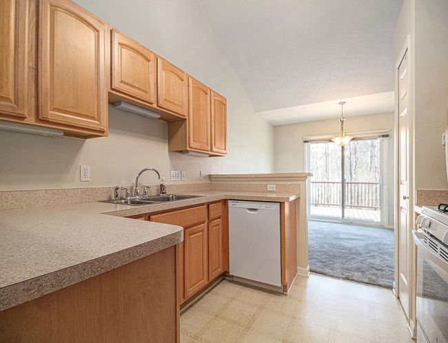 79 - 5481 Greenway Dr, Condo with 2 bedrooms, 2 bathrooms and null parking in Trenton MI | Image 6