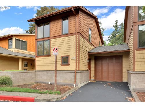 1585 Farm House Dr, Eugene, OR, 97401-1523 | Card Image