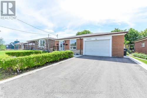 3622 Dunrankin Dr, Mississauga, ON, L4T1V9 | Card Image