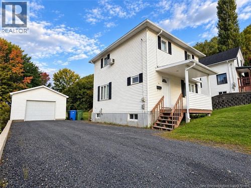 30 Picard Ave, House with 3 bedrooms, 1 bathrooms and null parking in Edmundston NB | Card Image