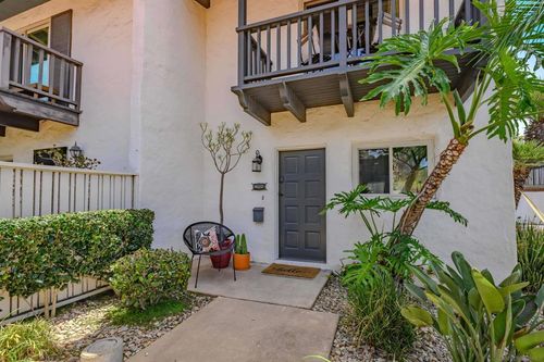 4202 Loma Riviera Ln, San Diego, CA, 92110-5516 | Card Image