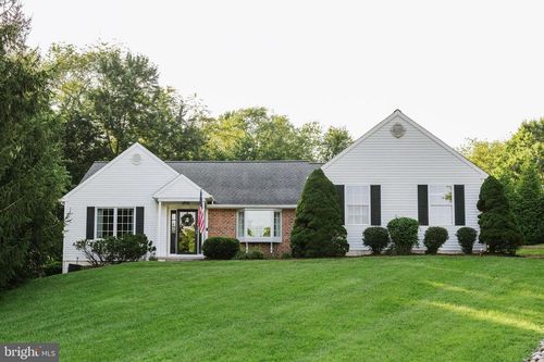 105 Sean Dr, Kennett Square, PA, 19348-2461 | Card Image