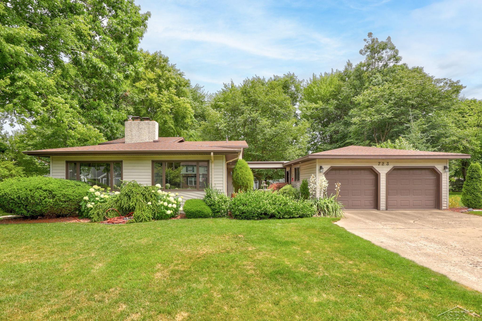Sparling Dr, Saginaw, MI 48609