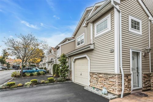 80a-99 Carriage Ln, Plainview, NY, 11803-1525 | Card Image