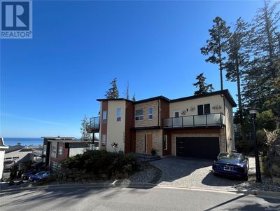 533 Gurunank Lane, House other with 5 bedrooms, 4 bathrooms and 3 parking in Colwood BC | Image 2