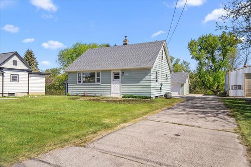 3776 Hubertus Rd, Hubertus, WI, 53033-9794 | Card Image