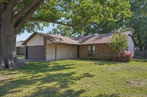 5713 Birch Ave, Broken Arrow, OK, 74011-4810 | Card Image