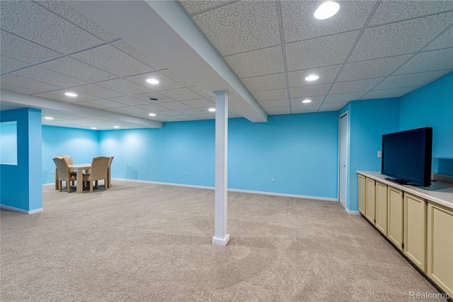 Huge lower level | Image 28